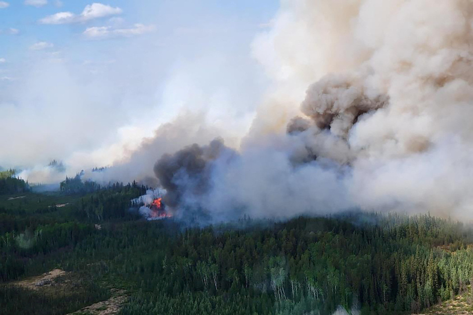 Canada wildfires are bringing more unhealthy air to North America