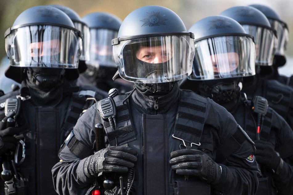 Probe für den Ernstfall: Rund 550 Polizisten bei Großeinsatz für Fußballspiele