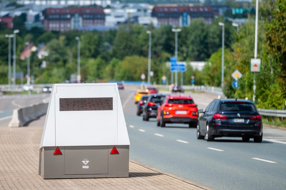 Der mobile Superblitzer an der Leipziger Straße: Die Stadt hat alle Bußgeldbescheide ausgesetzt.