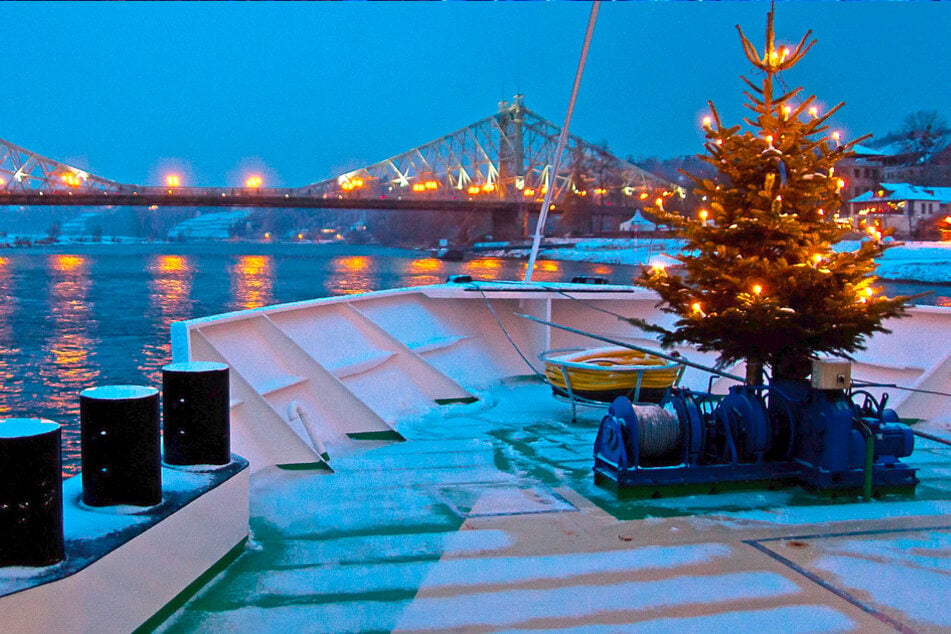In wohlig-warmer Atmosphäre über die Elbe schippern. Was gibt es Schöneres?