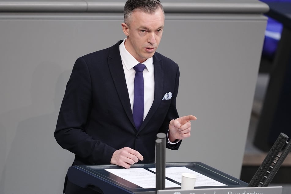 Der AfD-Bundestagsabgeordnete Eugen Schmidt (48) beschäftigte den mutmaßlichen Betrüger.