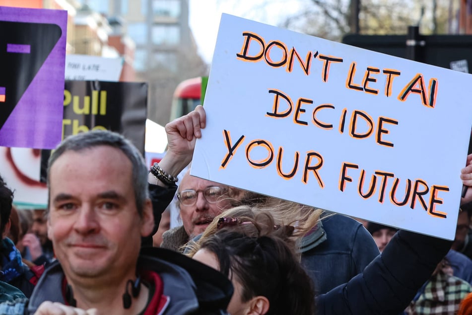 AI anxiety goes on full display with voter unease and viral graduation boos