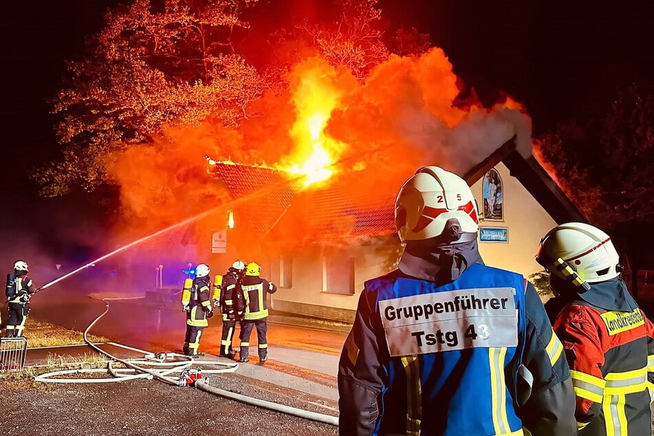Das Schützenhaus fiel den Flammen zum Opfer.