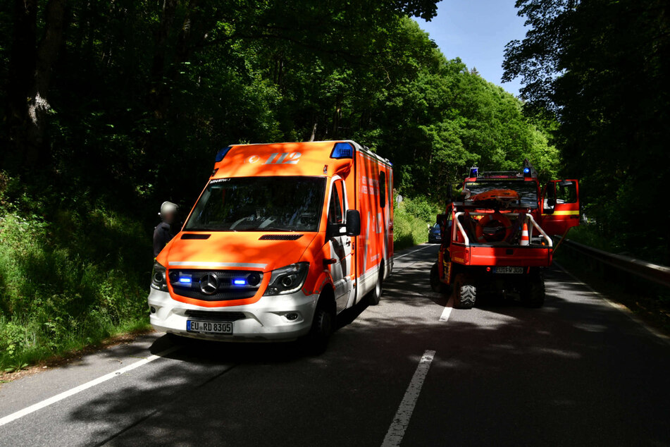 Der schwer verletzte 16-Jährige kam nach dem Zusammenprall mit dem Auto in eine Klinik.