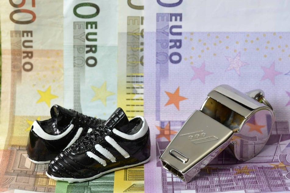 Ein ehemaliger Bundesliga-Profi hat über illegale Sportwetten ausgepackt.