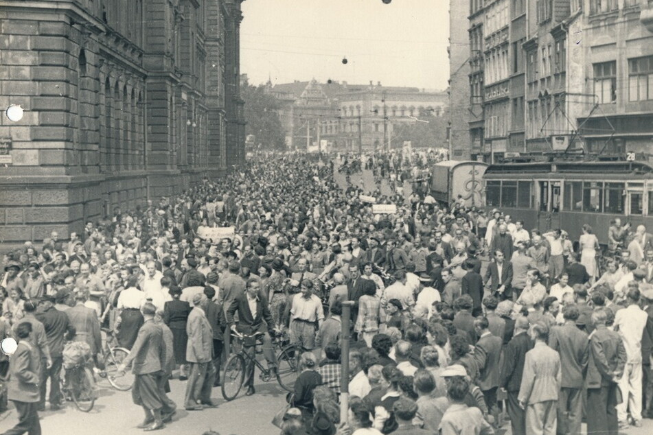 Wie hier in Leipzig gingen am 17. Juni 1953 in ganz Sachsen die Menschen auf die Straße. In Karl-Marx-Stadt hielt sich der Auflauf in Grenzen.