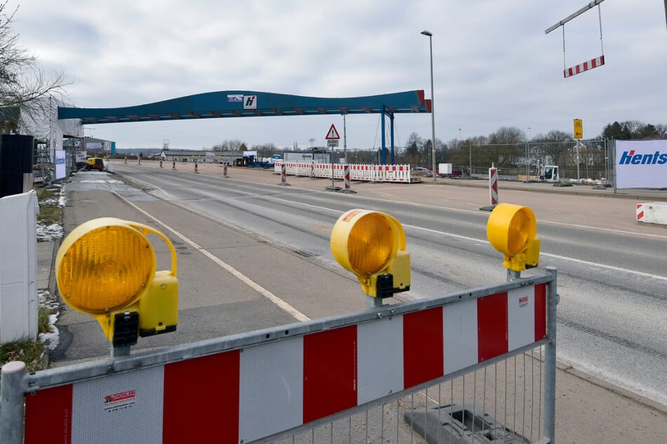Mehrfach musste die Kalkstraße schon wegen des Brückenbaus gesperrt werden.