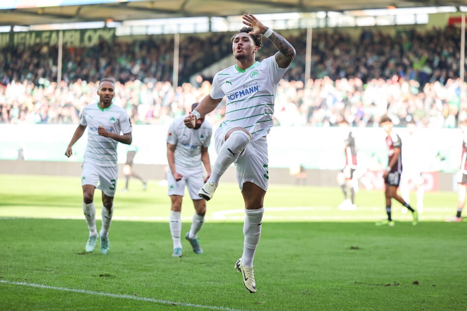 Armindo Sieb (21, v.)) jubelte in der Vorsaison zwölfmal für Greuther Fürth in der 2. Bundesliga und möchte sich künftig im Oberhaus beweisen.