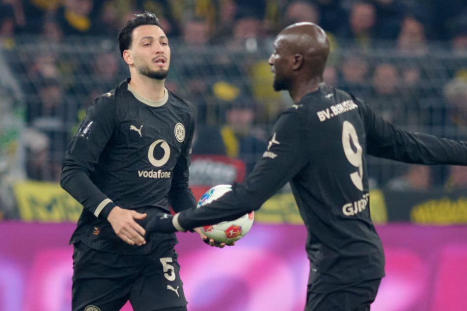 Ramy Bensebaini (l.) und Zerhau Guirassy drehten die Partie für den BVB.