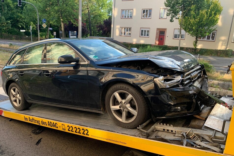 Nach einem Unfall am Montag in Leipziger Norden musste ein Auto abgeschleppt werden.