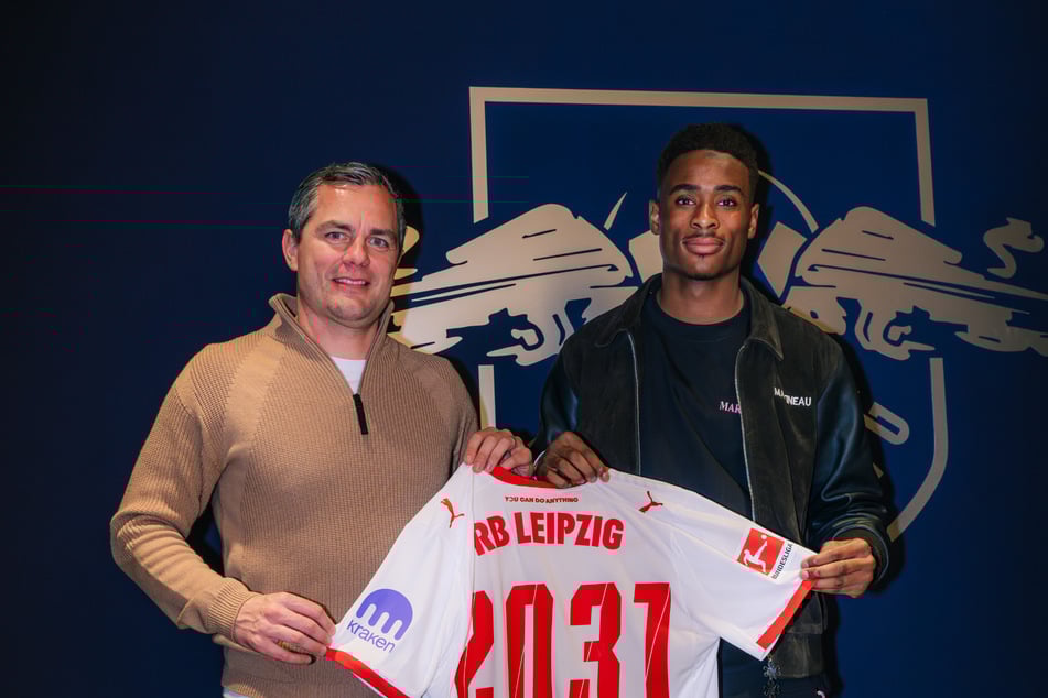 Abdoul Kone (20, r.) schließt sich RB Leipzig an.