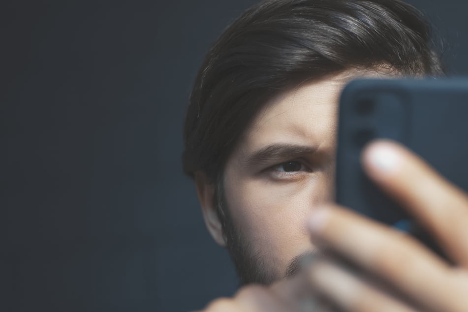 Mann stellt Frage im Internet und wird abgestraft: "Sie sind einfach nur ein Arschl***"