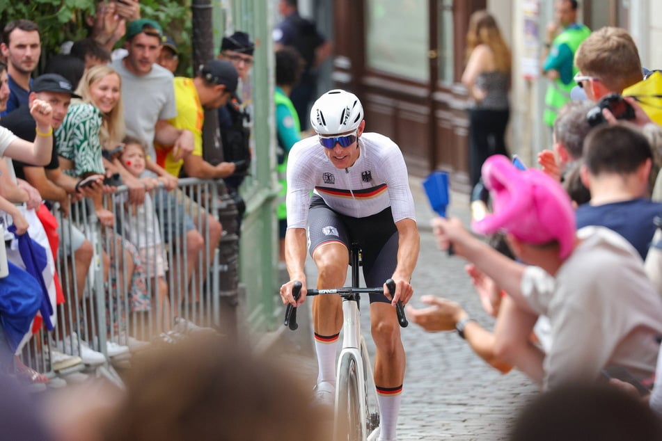 Nils Politt (30) erlebte während seines olympischen Straßenradrennens unglaubliche Szenen im Pariser Viertel Montmartre.