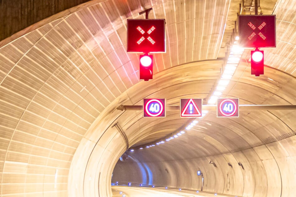Dresden: Tunnel auf A17 wieder frei: Störung behoben