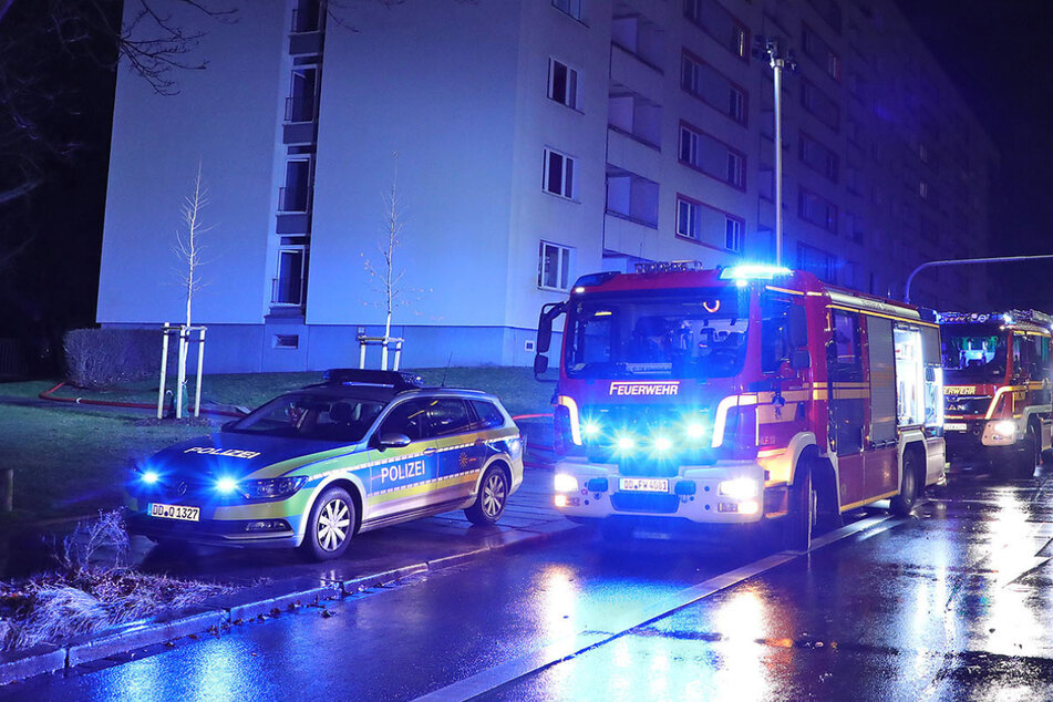Dresden: Kellerbrand im Achtgeschosser: Feuerwehr muss Bewohner evakuieren