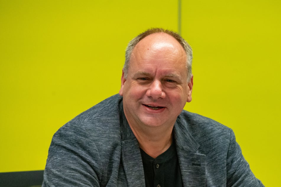 OB Dirk Hilbert (52, FDP) will einen Prachtbrunnen vor dem Stadtforum sprudeln lassen.