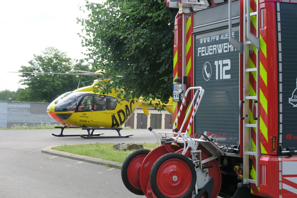 Die Feuerwehr Aue sicherte am Brünlasberg einen Landeplatz ab.