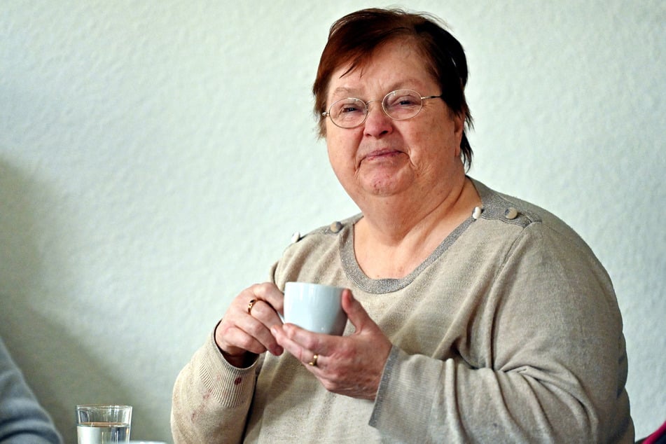 Rentnerin Erika Klein (74) genießt die Zeit in der Gruppe mit all den Angeboten, schätzt die besondere Atmosphäre.
