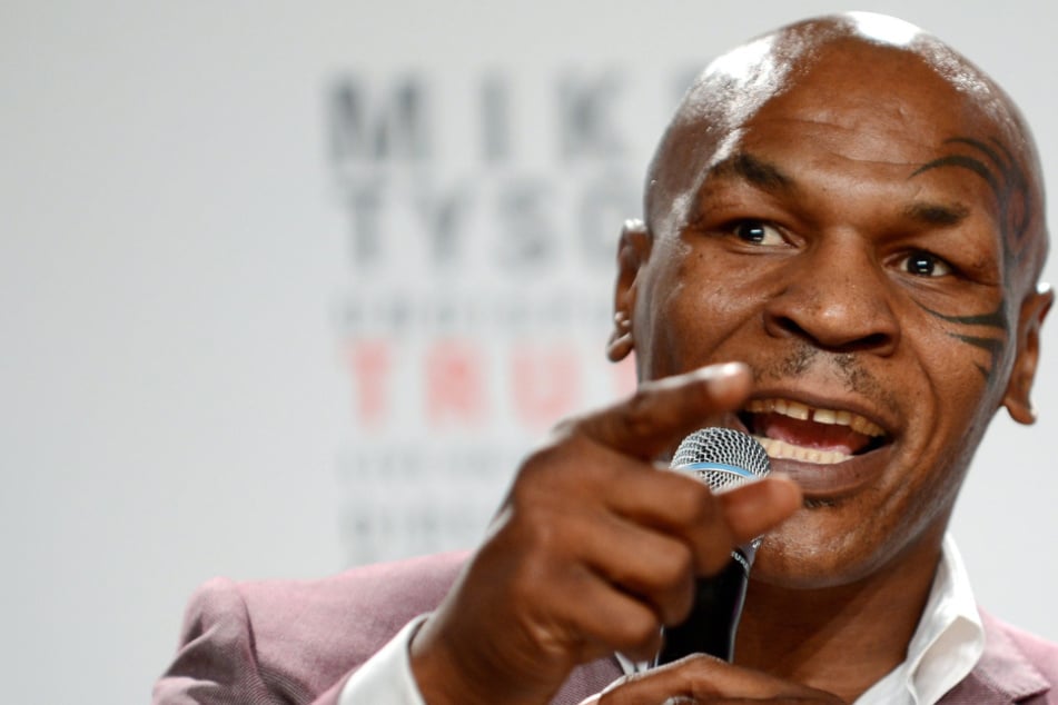 Provokation im Flugzeug: Box-Legende Mike Tyson rastet aus und schlägt Fan blutig!