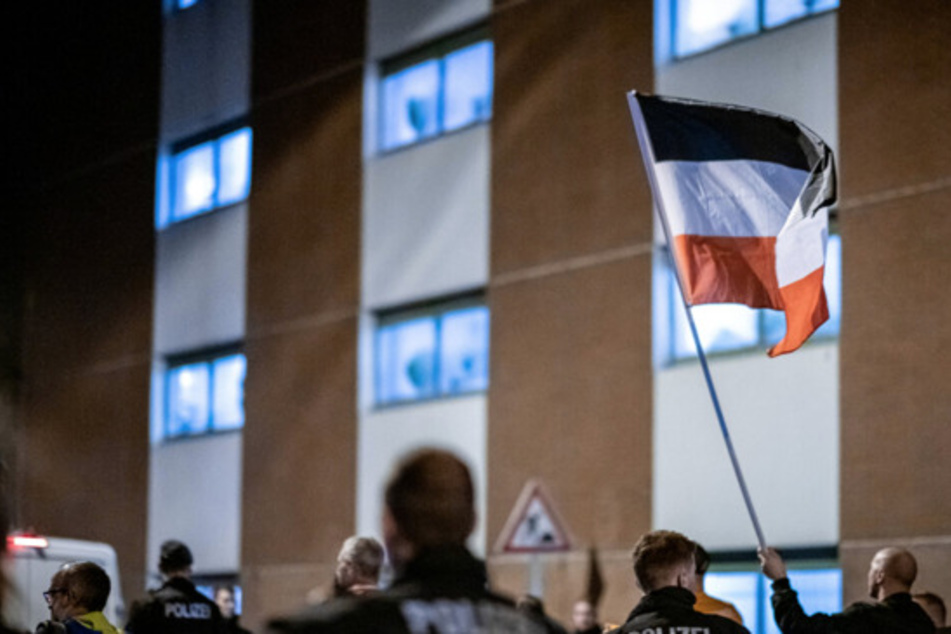 Hauptanlass für den Gesetzesentwurf sind rechtsextreme Demos, die wöchentlich in Halle stattfinden. (Symbolbild)