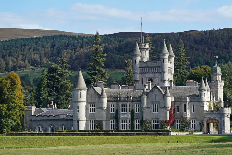 Und dann wäre da noch Schloss Balmoral, der königliche Landsitz in Schottland, wo Queen Elizabeth starb.