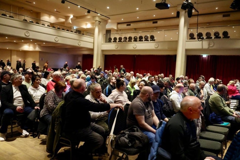 Mehrere hundert Leute wollten sich das "Basler ballert"-Event im Haus Leipzig nicht entgehen lassen.