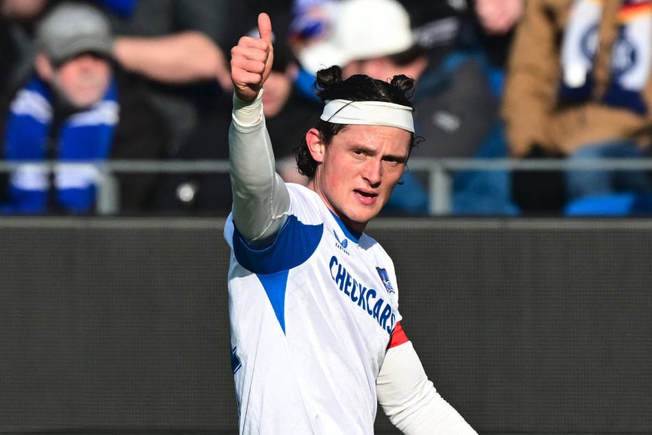 Daumen hoch: Fabian Reese ist mit seinem Tor und einer Vorlage der beste Spieler von Hertha BSC gewesen.