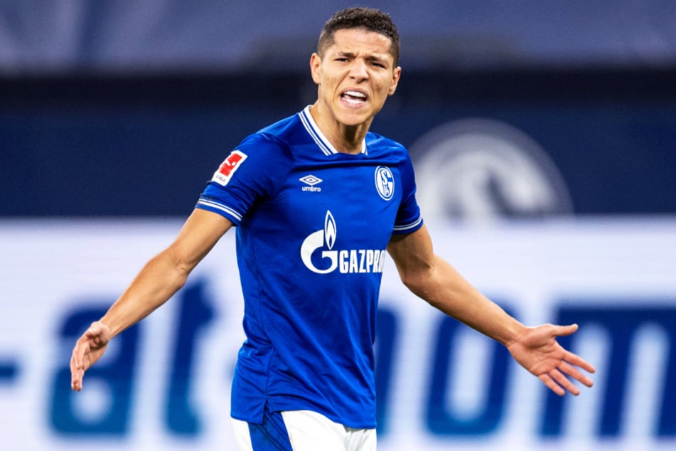 Amine Harit haderte mit den ausgelassenen Chancen der Schalker. Er und sein Team kassierten eine bittere Pleite.