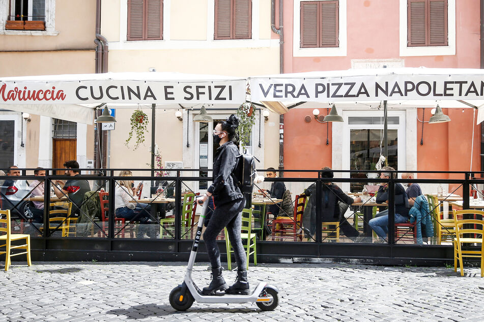 Dolce Vita in den Gassen von Rom.