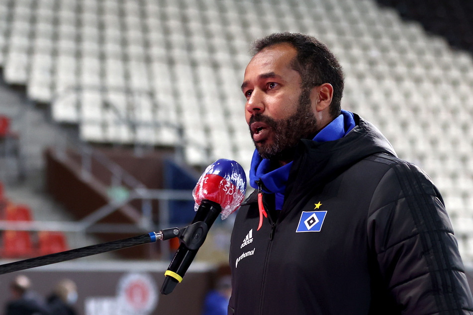 HSV-Trainer Daniel Thioune (46) sieht trotz vier sieglosen Spielen und zwei Niederlagen in Folge keine Krise bei seiner Mannschaft.