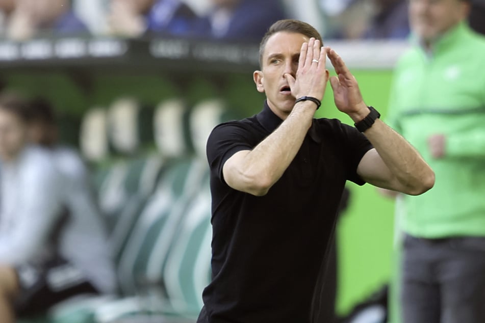 Am vergangenen Spieltag erwischte Wolfsburgs bisherigen Trainer Daniel Bauer (44).