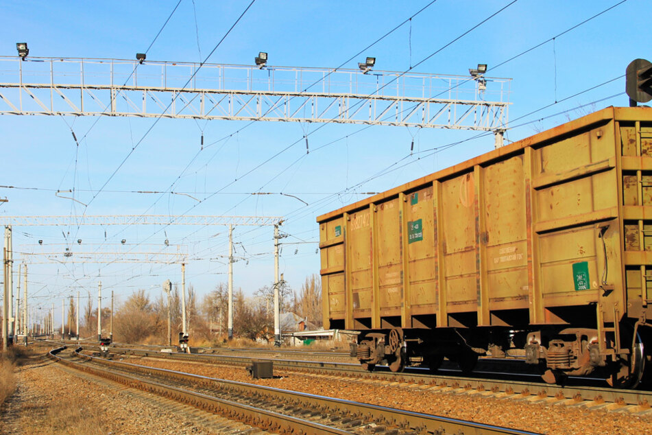 An einem ehemaligen Bahnhof kam es zu dem folgenschweren Unfall. (Symbolbild)