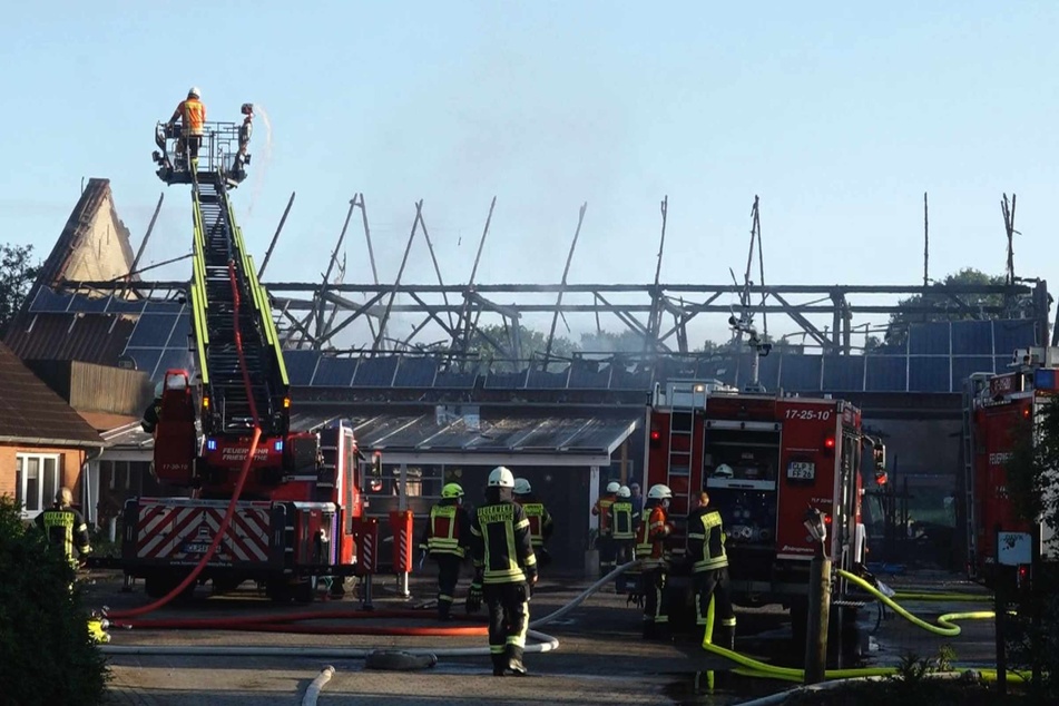 Die Feuerwehr war mit einem Großaufgebot vor Ort.