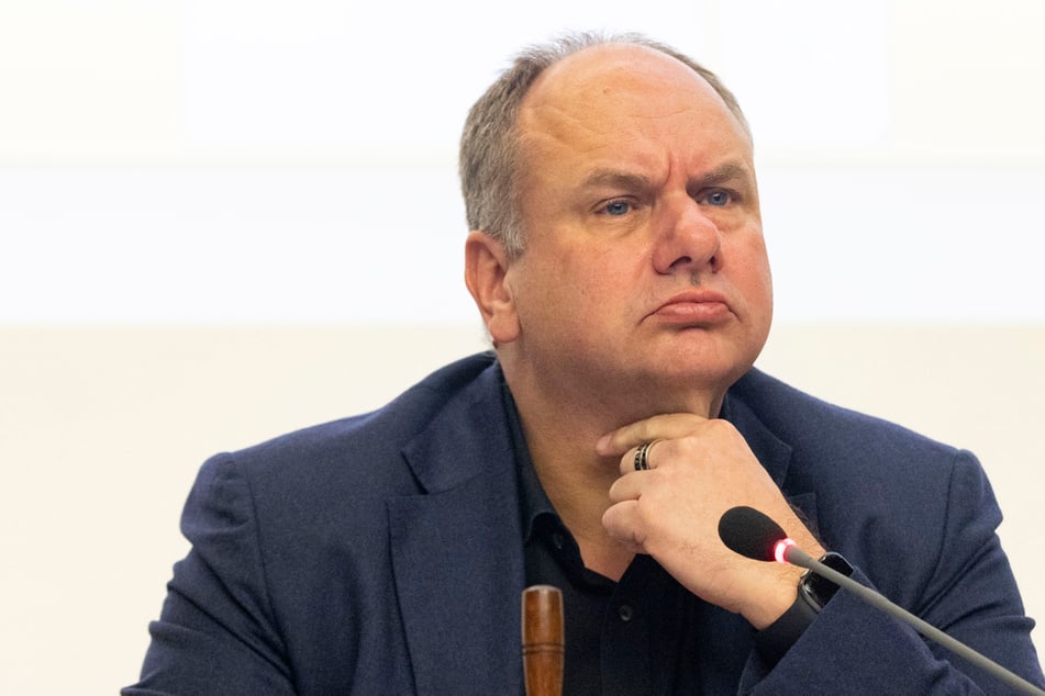 OB Dirk Hilbert (54, FDP) hat eine Rüge erhalten. (Archivfoto)