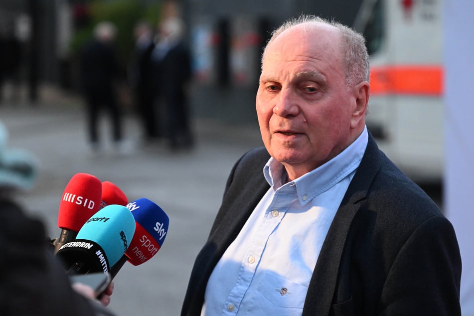 Uli Hoeneß (73) hält mit seiner Meinung über Lothar Matthäus nicht hinterm Berg.