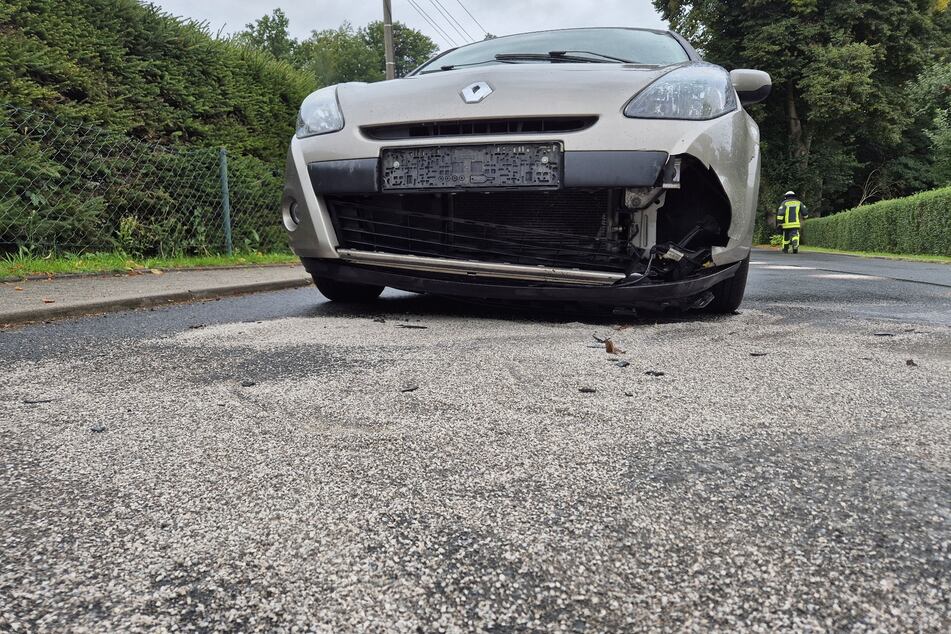 Das Auto war nach dem Unfall nicht mehr fahrbereit.