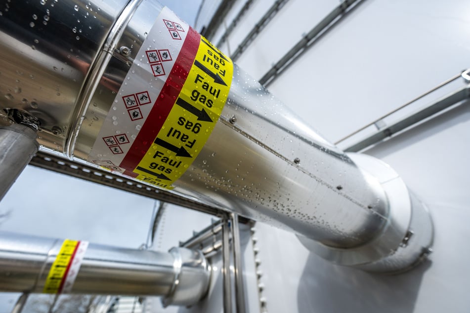 Das Faulgas wird zur Strom- und Wärmeerzeugung des Kläranlagen-Geländes genutzt.