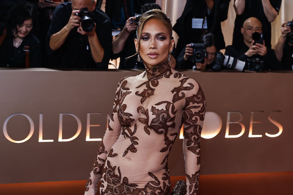 Versteckte Botschaft? Jennifer Lopez tanzt ausgelassen bei Konzert