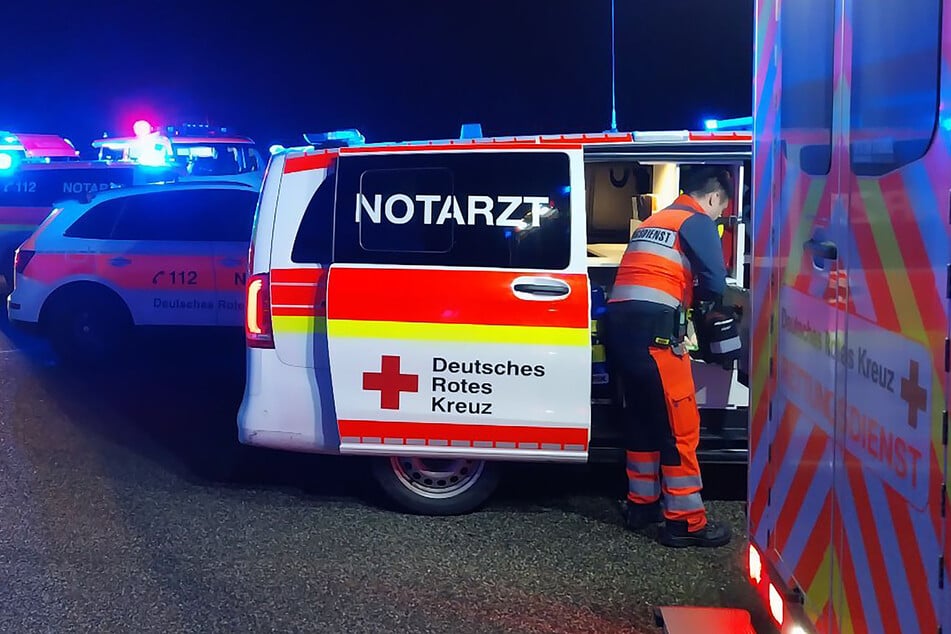 Ein 25-Jähriger ist nach einem Verkehrsunfall auf der B19 bei Untermünkheim seinen Verletzungen erlegen. (Symbolbild)
