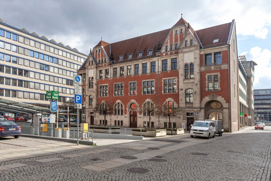 Auch aus der "Alten Post" ziehen die Ämter in die Galeria Kaufhof.