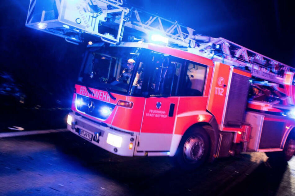 Chemnitz: Feuer-Drama an Heiligabend: Frau stirbt bei Wohnungsbrand, Feuerwehrmann schwer verletzt