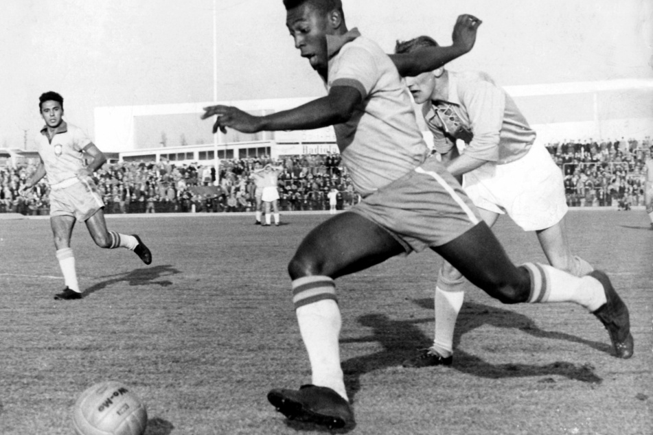 Pelé (80) 1960 in Malmö. Er ist einer der größten, wenn nicht sogar der größte Fußballer Brasiliens aller Zeiten.