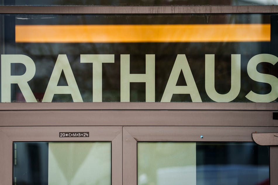 Wirbel nach Bürgerentscheid in Südhessen: Polizei stellt geschredderte Papiere im Rathaus sicher