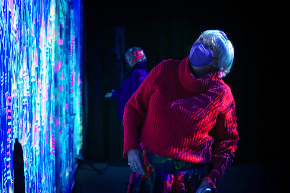 Claudia Roth (66, Grüne) hatte Spaß mit einer interaktiven 3-D-Installation.