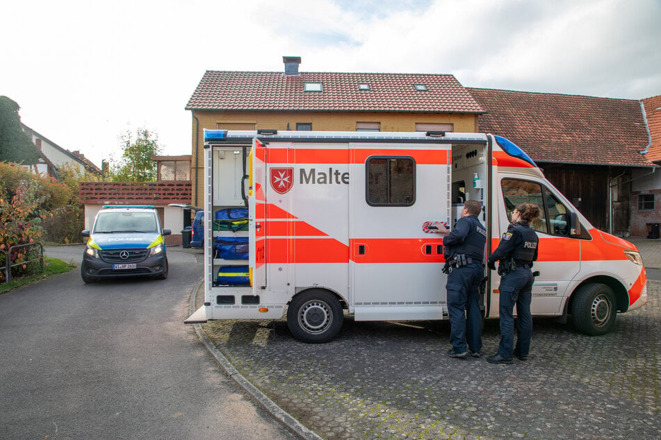 Der mutige Zeuge verletzte sich im Rahmen seiner waghalsigen Aktion leicht, kam im Anschluss ins Krankenhaus.