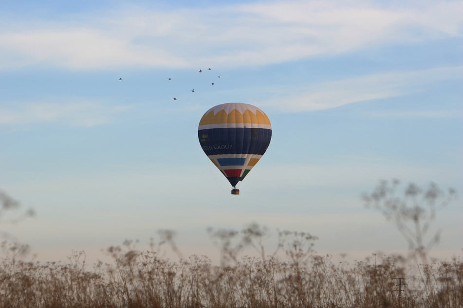 Warum der Ballon abstürzte, soll nun geklärt werden. (Symbolbild)