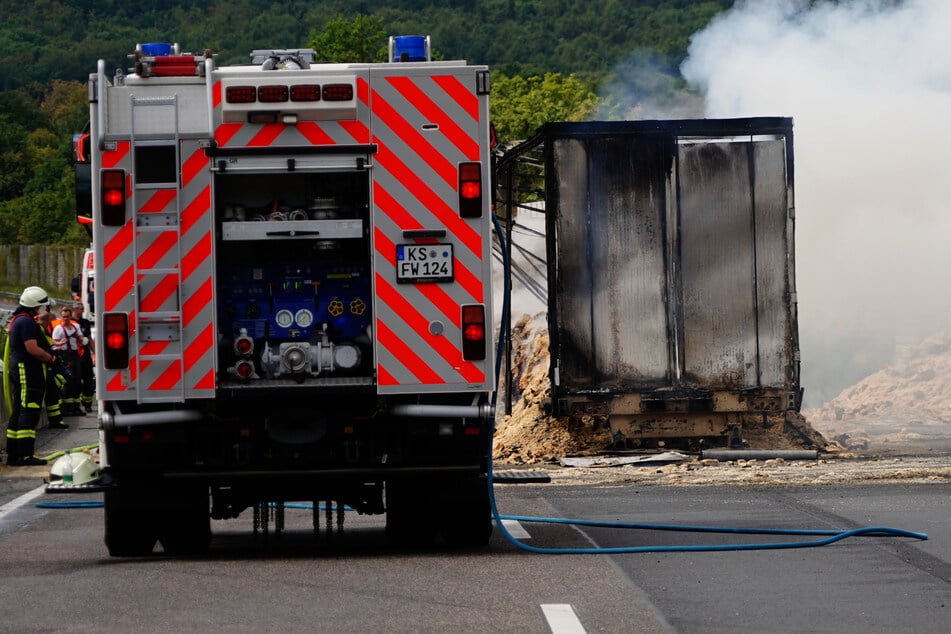 Unfall A44: Lkw-Brand auf A44 bei Kassel sorgt für kilometerlange Staus