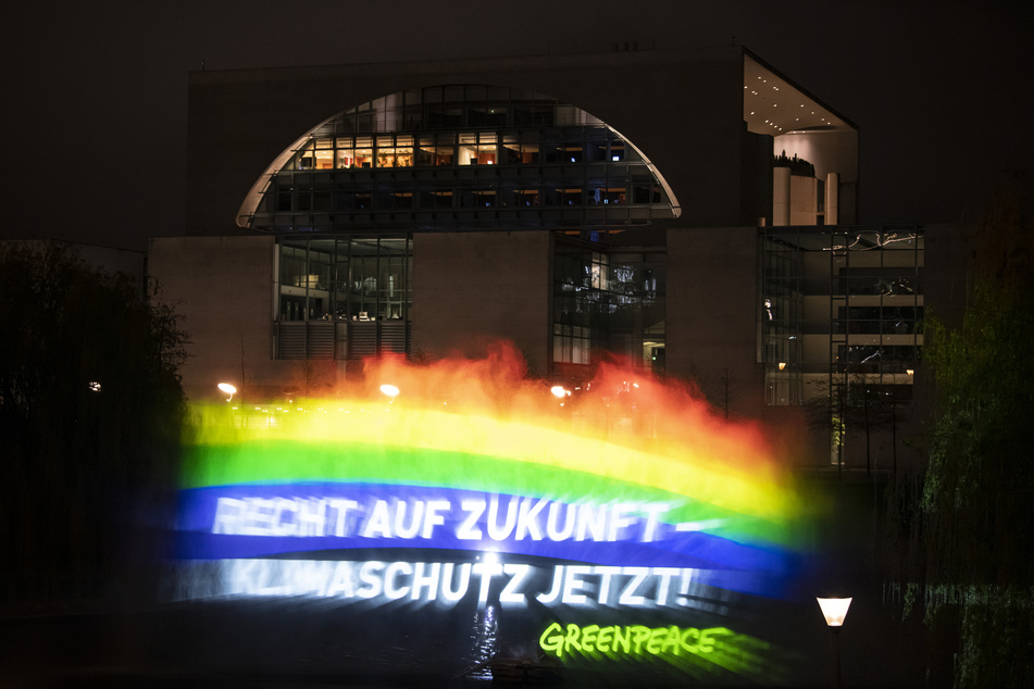 Mit dieser Aktion wollen Greenpeace-Aktivisten ein Zeichen für den Klimaschutz setzen.