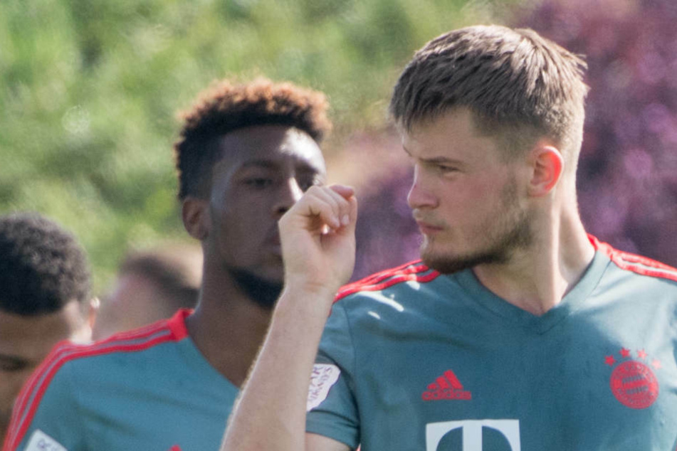 Lars Lukas Mai (r.) mit Serge Gnabry im Januar 2019 im Bayern-Trainingslager in Katar. (Archivbild)
