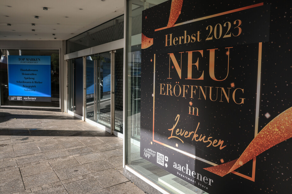 Das ehemalige Galeria-Gebäude in Leverkusen sollte eigentlich im Herbst 2023 wiedereröffnet werden.